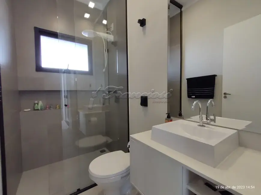 Foto 6 de Casa de Condomínio para alugar, 170m2 em Jardim Marabá, Itapetininga - SP