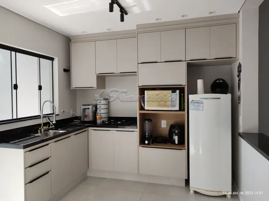 Foto 3 de Casa de Condomínio para alugar, 170m2 em Jardim Marabá, Itapetininga - SP