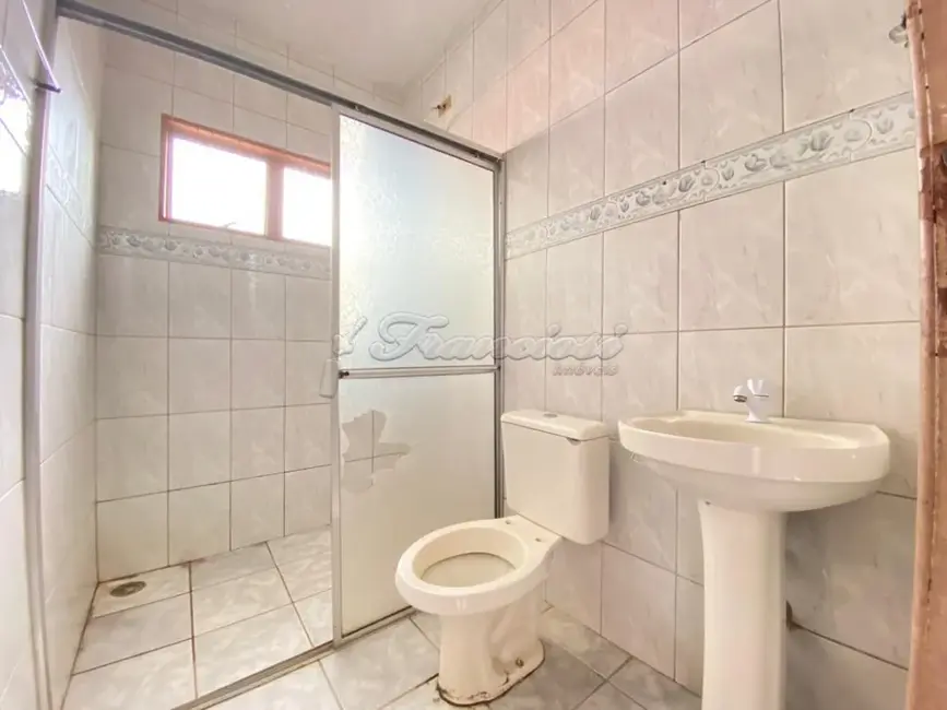 Casa com 1 quarto à venda, 150m2 em Vila Barth, Itapetininga - SP - imagem 4 Foto 4 de Casa com 1 quarto à venda, 150m2 em Vila Barth, Itapetininga - SP