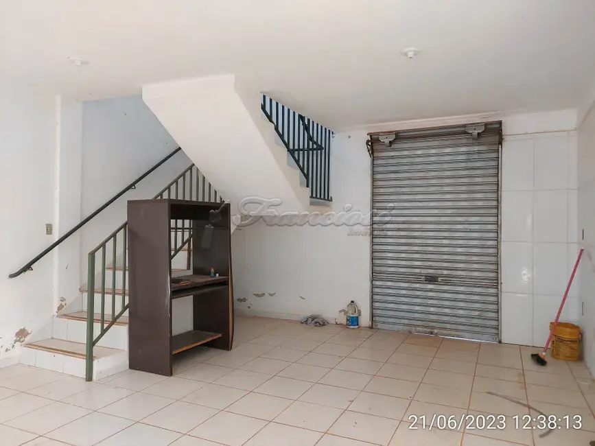 Sala Comercial para alugar, 300m2 em Retiro Santana, Itapetininga - SP - imagem 6 Foto 6 de Sala Comercial para alugar, 300m2 em Retiro Santana, Itapetininga - SP