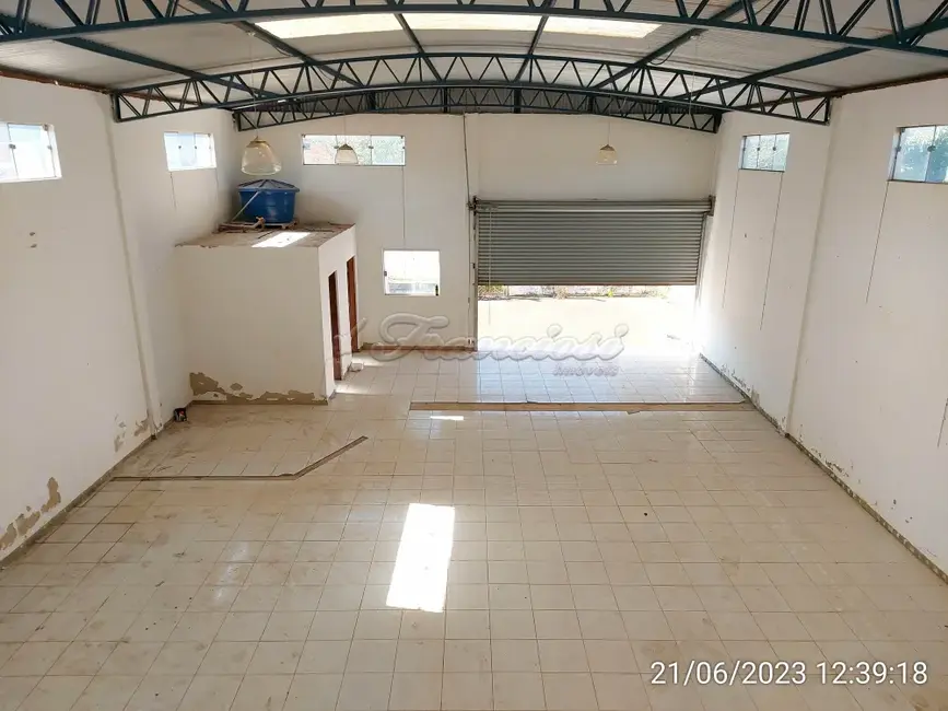 Sala Comercial para alugar, 300m2 em Retiro Santana, Itapetininga - SP - imagem 9 Foto 9 de Sala Comercial para alugar, 300m2 em Retiro Santana, Itapetininga - SP