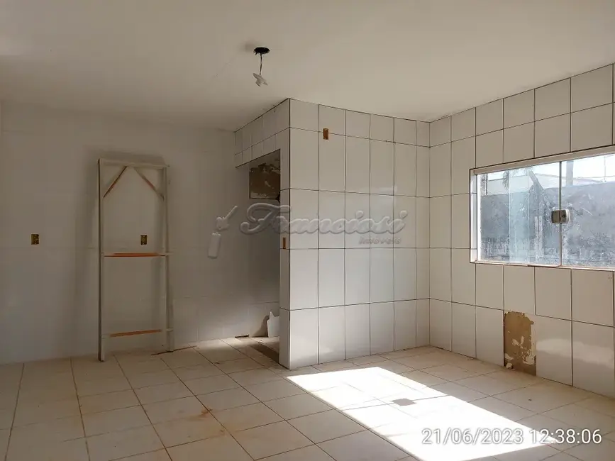 Sala Comercial para alugar, 300m2 em Retiro Santana, Itapetininga - SP - imagem 5 Foto 5 de Sala Comercial para alugar, 300m2 em Retiro Santana, Itapetininga - SP