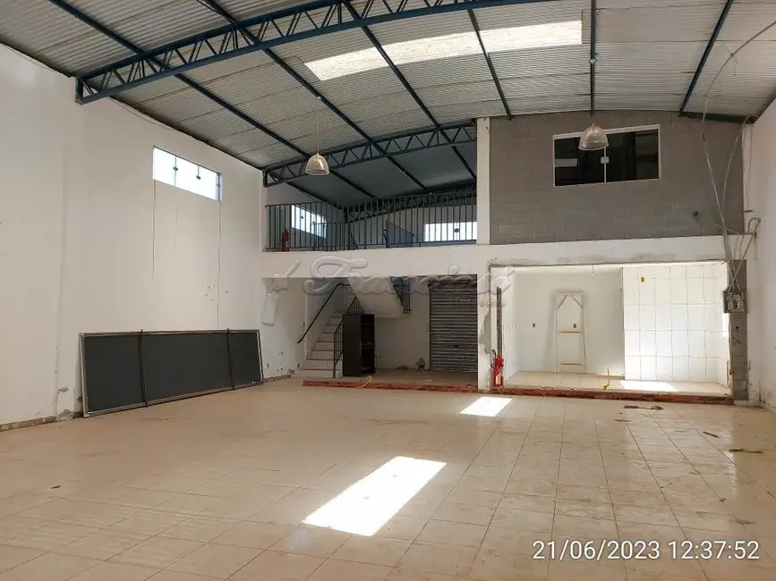 Sala Comercial para alugar, 300m2 em Retiro Santana, Itapetininga - SP - imagem 4 Foto 4 de Sala Comercial para alugar, 300m2 em Retiro Santana, Itapetininga - SP