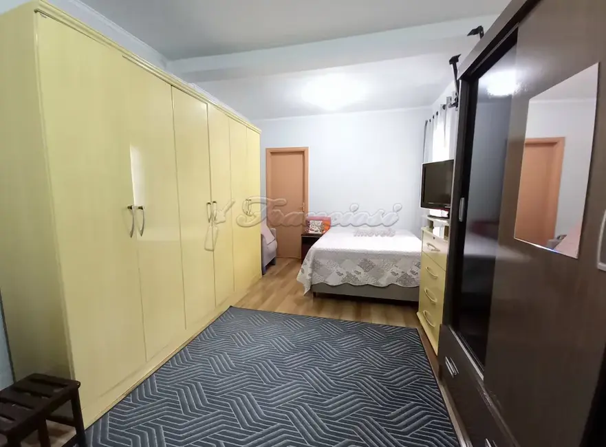 Casa com 2 quartos à venda, 318m2 em Jardim Itália, Itapetininga - SP - imagem 6 Foto 6 de Casa com 2 quartos à venda, 318m2 em Jardim Itália, Itapetininga - SP