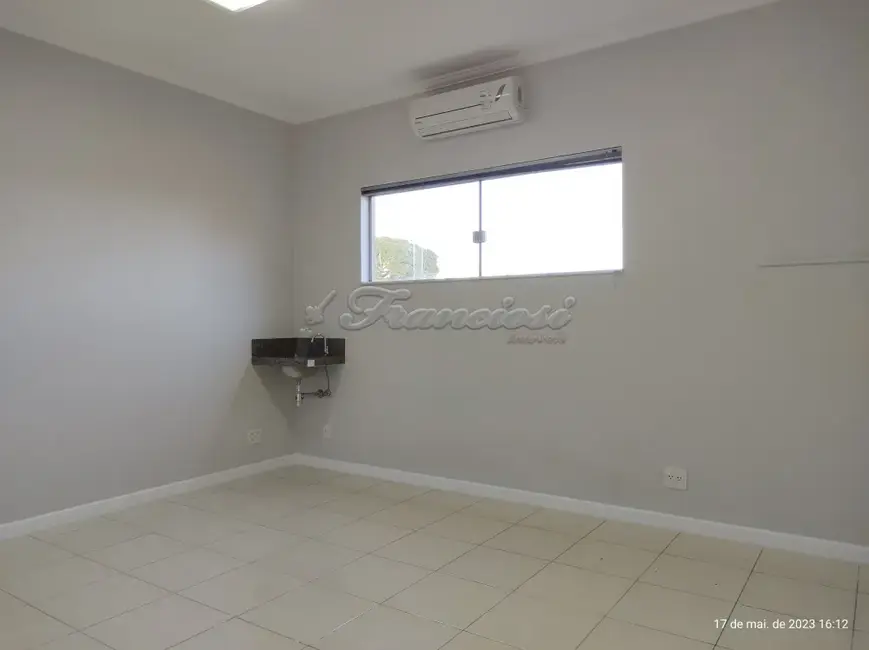 Foto 1 de Prédio Inteiro para alugar, 15m2 em Centro, Itapetininga - SP