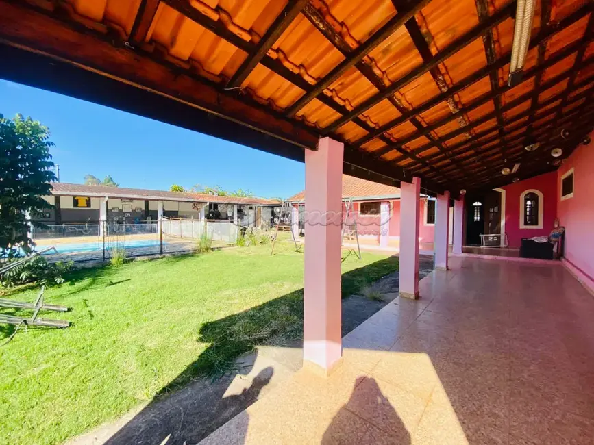 Chácara com 3 quartos à venda, 950m2 em Chapadinha, Itapetininga - SP - imagem 2 Foto 2 de Chácara com 3 quartos à venda, 950m2 em Chapadinha, Itapetininga - SP