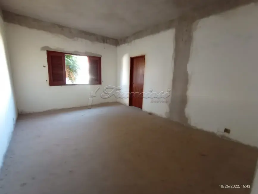 Casa com 4 quartos à venda, 1275m2 em Vila Barth, Itapetininga - SP - imagem 6 Foto 6 de Casa com 4 quartos à venda, 1275m2 em Vila Barth, Itapetininga - SP