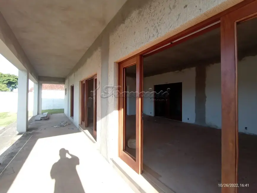Casa com 4 quartos à venda, 1275m2 em Vila Barth, Itapetininga - SP - imagem 9 Foto 9 de Casa com 4 quartos à venda, 1275m2 em Vila Barth, Itapetininga - SP
