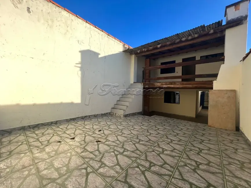 Casa com 5 quartos à venda, 200m2 em Vila Aurora, Itapetininga - SP - imagem 8 Foto 8 de Casa com 5 quartos à venda, 200m2 em Vila Aurora, Itapetininga - SP