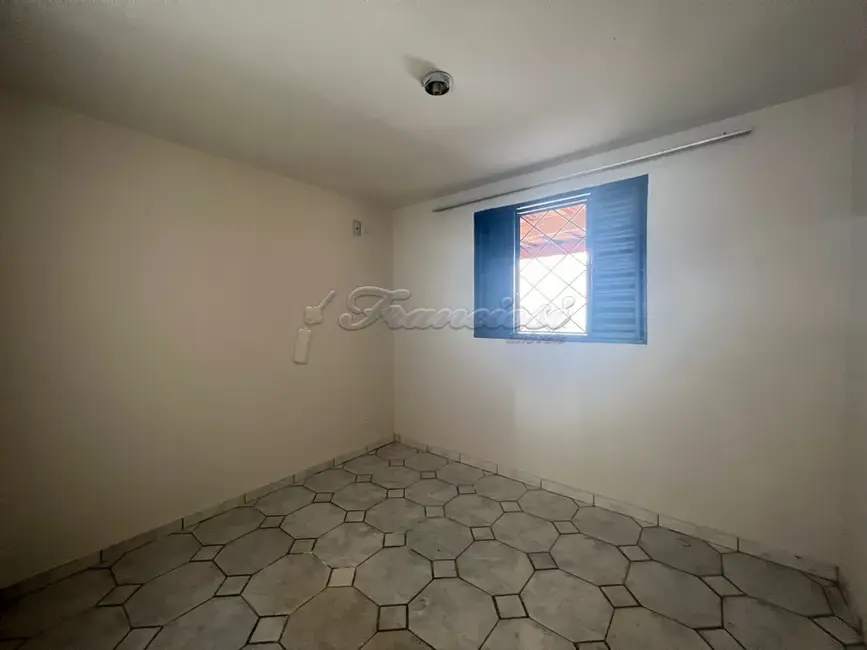 Casa com 5 quartos à venda, 200m2 em Vila Aurora, Itapetininga - SP - imagem 7 Foto 7 de Casa com 5 quartos à venda, 200m2 em Vila Aurora, Itapetininga - SP