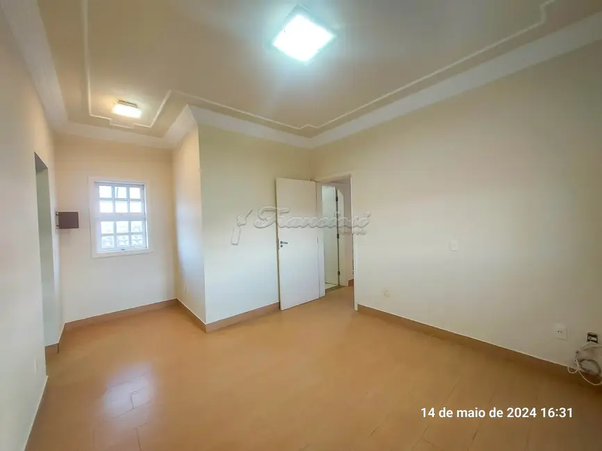 Foto 9 de Casa de Condomínio com 3 quartos para alugar, 232m2 em Jardim Marabá, Itapetininga - SP
