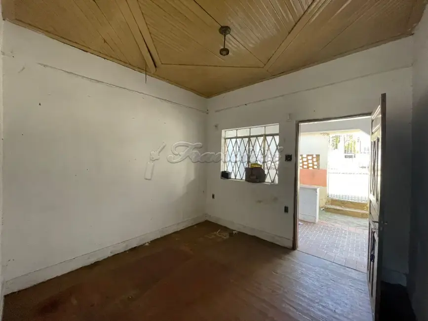 Casa com 3 quartos à venda, 300m2 em Vila Santana, Itapetininga - SP - imagem 1 Foto 1 de Casa com 3 quartos à venda, 300m2 em Vila Santana, Itapetininga - SP