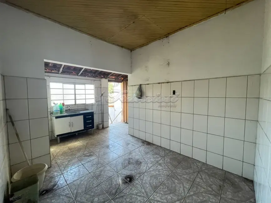 Casa com 3 quartos à venda, 300m2 em Vila Santana, Itapetininga - SP - imagem 3 Foto 3 de Casa com 3 quartos à venda, 300m2 em Vila Santana, Itapetininga - SP