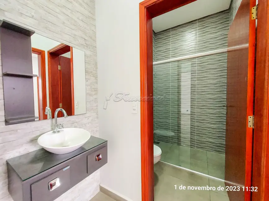 Casa de Condomínio com 3 quartos à venda, 172m2 em Jardim Marabá, Itapetininga - SP - imagem 3 Foto 3 de Casa de Condomínio com 3 quartos à venda, 172m2 em Jardim Marabá, Itapetininga - SP