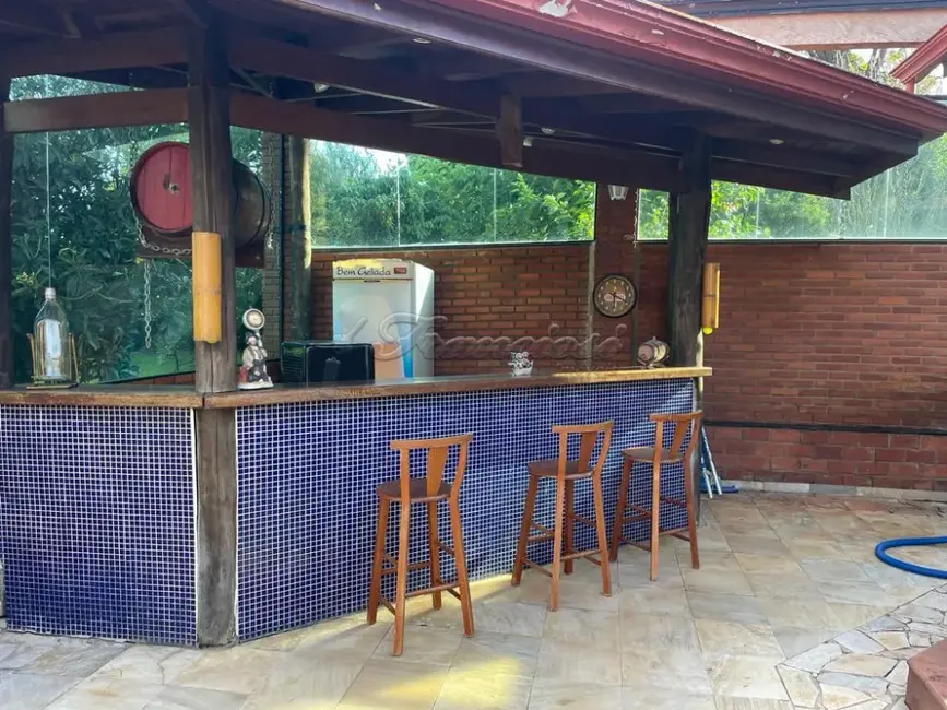 Fazenda / Haras com 6 quartos à venda, 1080m2 em Sarapui - SP - imagem 6 Foto 6 de Fazenda / Haras com 6 quartos à venda, 1080m2 em Sarapui - SP