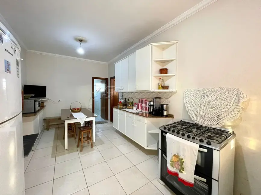 Foto 8 de Casa com 6 quartos à venda, 210m2 em Parque São Bento, Itapetininga - SP