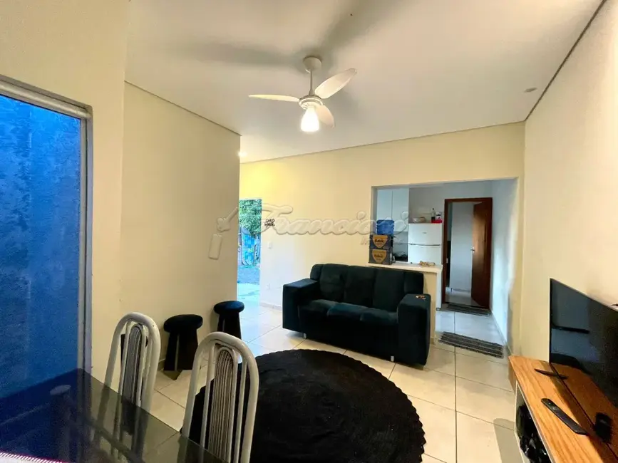 Foto 6 de Casa com 6 quartos à venda, 210m2 em Parque São Bento, Itapetininga - SP