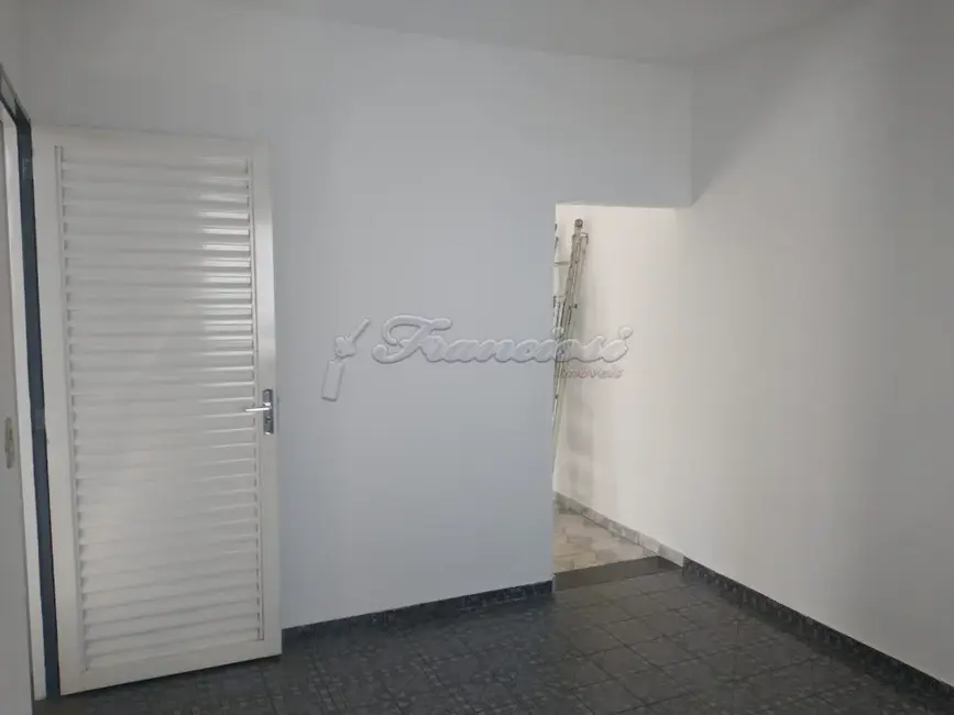 Foto 3 de Casa com 2 quartos à venda, 132m2 em Jardim Rosa Garcia, Tatui - SP