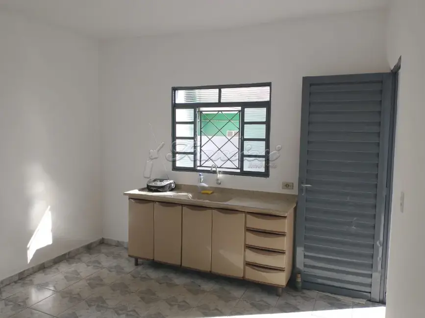 Foto 4 de Casa com 2 quartos à venda, 132m2 em Jardim Rosa Garcia, Tatui - SP