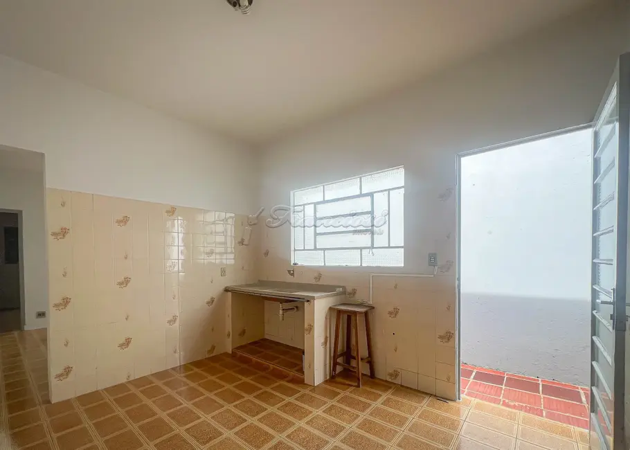 Foto 4 de Casa com 2 quartos à venda, 150m2 em Jardim Brasil, Itapetininga - SP