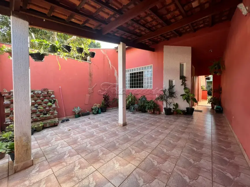 Foto 1 de Casa com 3 quartos à venda, 150m2 em Itapetininga - SP
