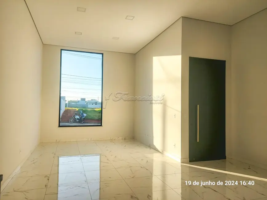 Casa de Condomínio com 3 quartos à venda, 300m2 em Terras de Santo Antônio, Itapetininga - SP - imagem 3 Foto 3 de Casa de Condomínio com 3 quartos à venda, 300m2 em Terras de Santo Antônio, Itapetininga - SP