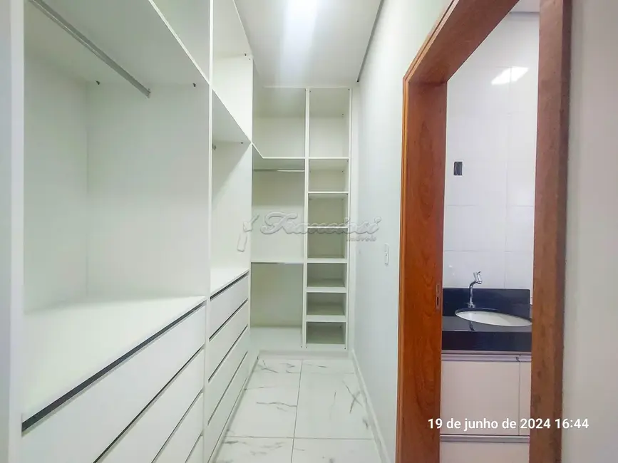 Casa de Condomínio com 3 quartos à venda, 300m2 em Terras de Santo Antônio, Itapetininga - SP - imagem 9 Foto 9 de Casa de Condomínio com 3 quartos à venda, 300m2 em Terras de Santo Antônio, Itapetininga - SP