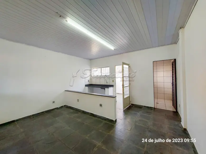 Sala Comercial para alugar, 253m2 em Centro, Itapetininga - SP - imagem 5 Foto 5 de Sala Comercial para alugar, 253m2 em Centro, Itapetininga - SP