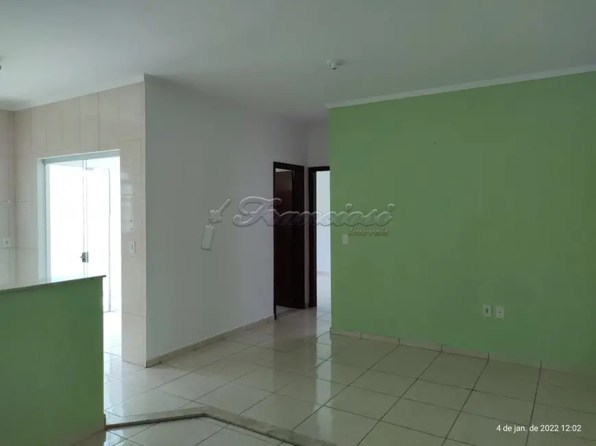 Casa com 2 quartos à venda, 119m2 em Itapetininga - SP - imagem 2 Foto 2 de Casa com 2 quartos à venda, 119m2 em Itapetininga - SP