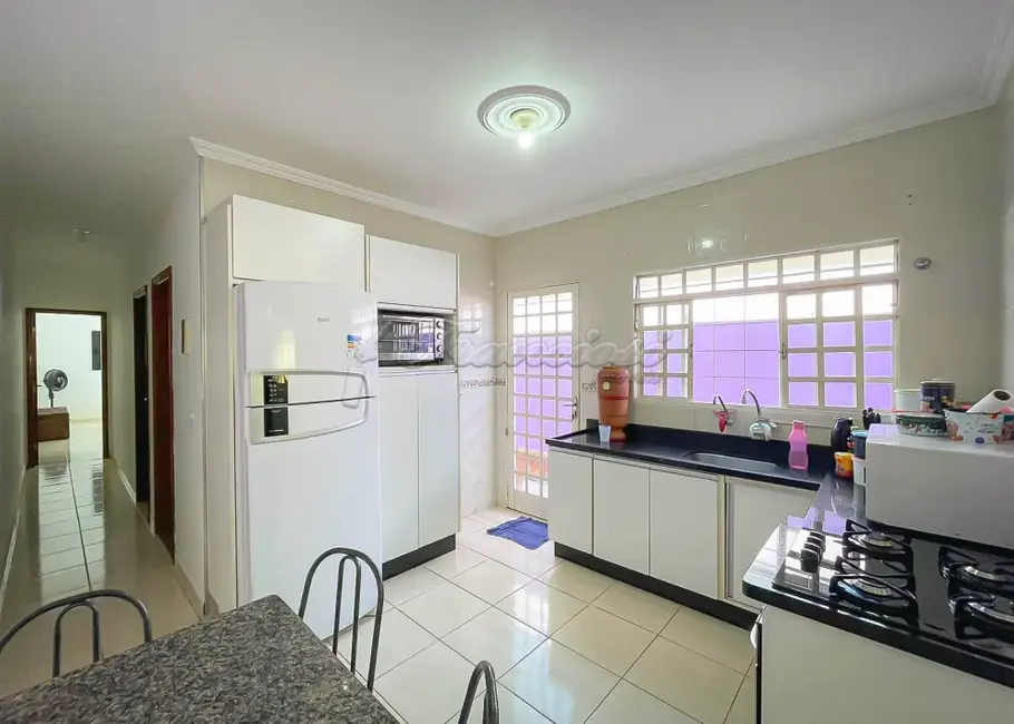 Casa com 2 quartos à venda, 197m2 em Jardim Fogaça, Itapetininga - SP - imagem 4 Foto 4 de Casa com 2 quartos à venda, 197m2 em Jardim Fogaça, Itapetininga - SP