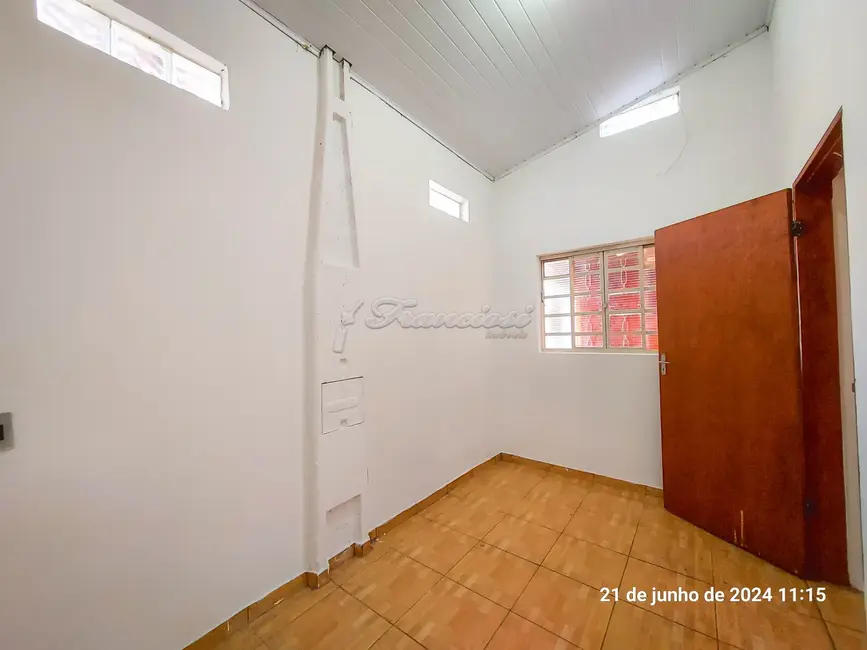 Casa com 3 quartos para alugar, 148m2 em Vila Nova Itapetininga, Itapetininga - SP - imagem 3 Foto 3 de Casa com 3 quartos para alugar, 148m2 em Vila Nova Itapetininga, Itapetininga - SP