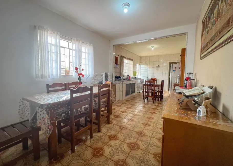 Casa com 6 quartos à venda, 199m2 em Parque da Lagoa, Itapetininga - SP - imagem 4 Foto 4 de Casa com 6 quartos à venda, 199m2 em Parque da Lagoa, Itapetininga - SP