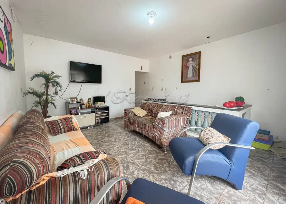 Foto 1 de Casa com 6 quartos à venda, 199m2 em Parque da Lagoa, Itapetininga - SP