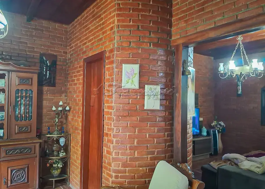 Chácara com 3 quartos à venda, 16171m2 em Chapada Grande, Itapetininga - SP - imagem 3 Foto 3 de Chácara com 3 quartos à venda, 16171m2 em Chapada Grande, Itapetininga - SP