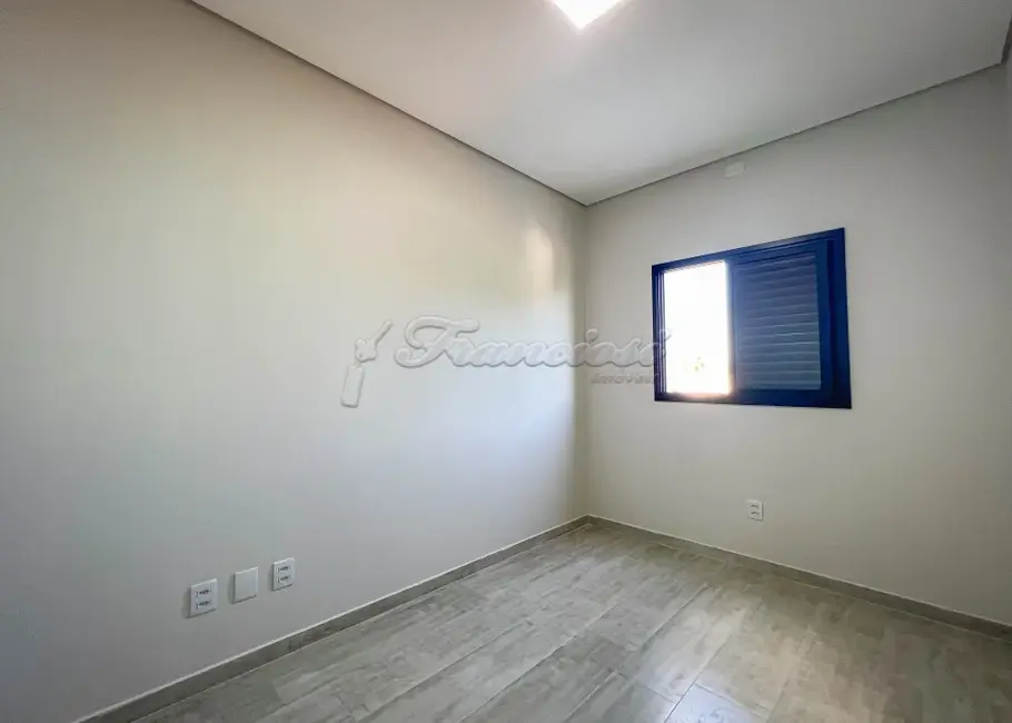 Casa de Condomínio com 3 quartos à venda, 136m2 em Jardim Marabá, Itapetininga - SP - imagem 5 Foto 5 de Casa de Condomínio com 3 quartos à venda, 136m2 em Jardim Marabá, Itapetininga - SP