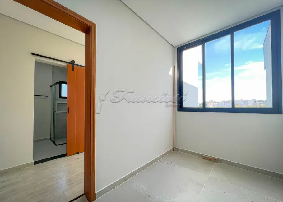 Casa de Condomínio com 3 quartos à venda, 136m2 em Jardim Marabá, Itapetininga - SP - imagem 1 Foto 1 de Casa de Condomínio com 3 quartos à venda, 136m2 em Jardim Marabá, Itapetininga - SP