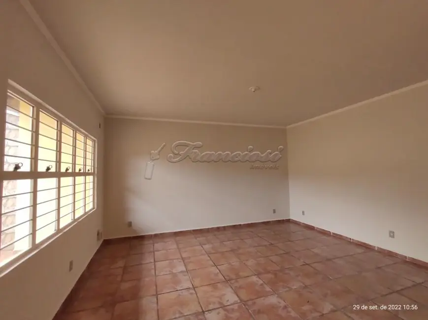 Foto 2 de Casa com 3 quartos à venda, 151m2 em Vila Rio Branco, Itapetininga - SP