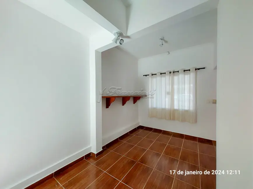 Casa com 2 quartos à venda, 142m2 em Centro, Itapetininga - SP - imagem 3 Foto 3 de Casa com 2 quartos à venda, 142m2 em Centro, Itapetininga - SP