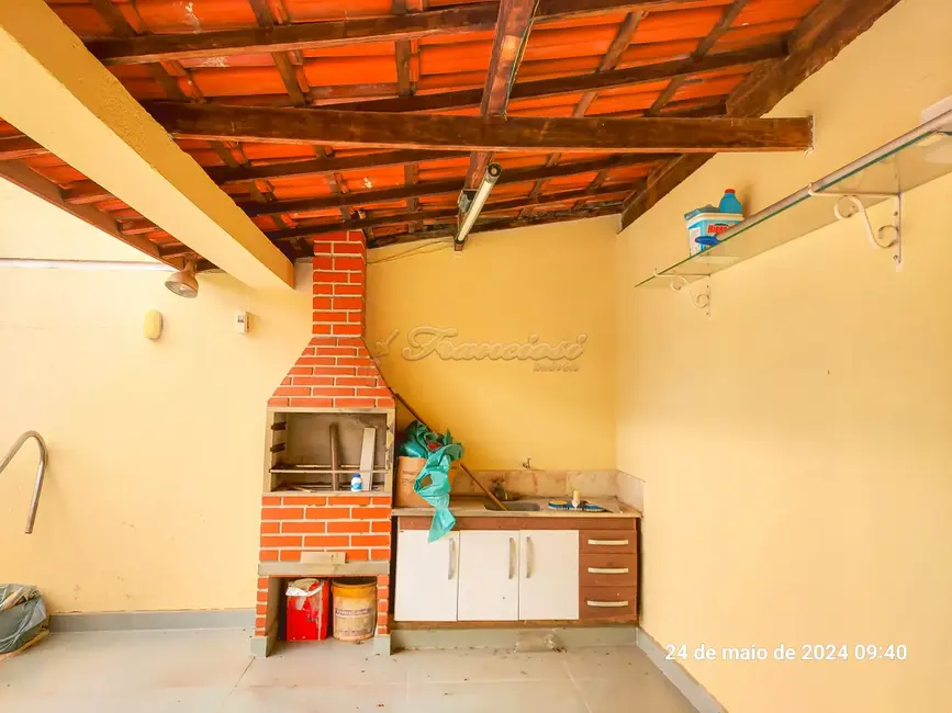 Casa com 3 quartos à venda, 322m2 em Vila Santana, Itapetininga - SP - imagem 4 Foto 4 de Casa com 3 quartos à venda, 322m2 em Vila Santana, Itapetininga - SP