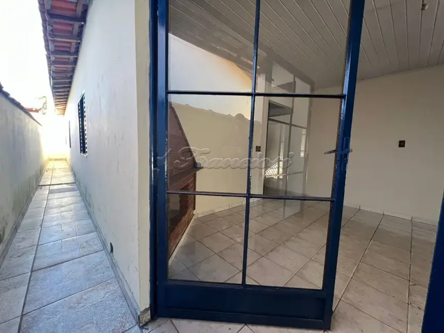 Foto 16 de Casa com 5 quartos para alugar, 200m2 em Vila Aurora, Itapetininga - SP