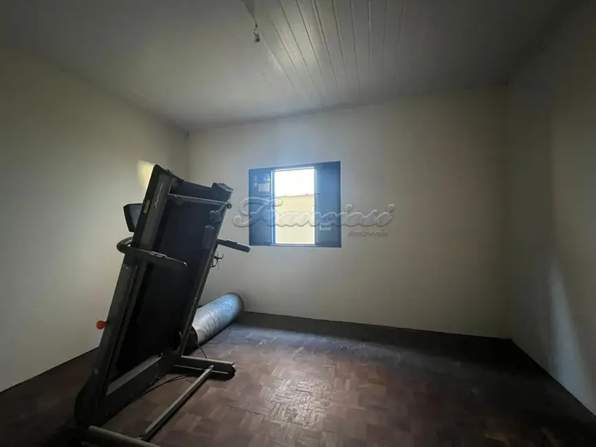 Foto 17 de Casa com 5 quartos para alugar, 200m2 em Vila Aurora, Itapetininga - SP