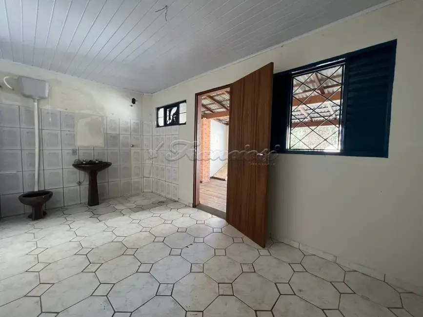 Foto 10 de Casa com 5 quartos para alugar, 200m2 em Vila Aurora, Itapetininga - SP