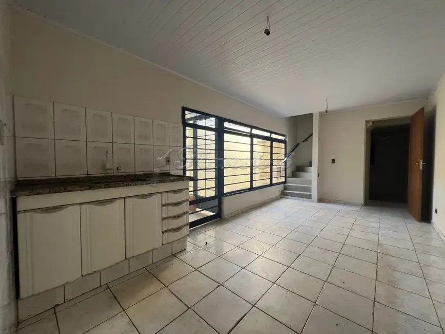 Casa com 5 quartos para alugar, 200m2 em Vila Aurora, Itapetininga - SP - imagem 3 Foto 3 de Casa com 5 quartos para alugar, 200m2 em Vila Aurora, Itapetininga - SP