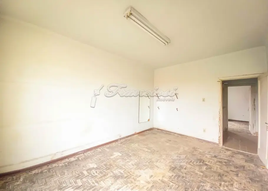 Foto 1 de Casa com 4 quartos à venda, 70m2 em Centro, Itapetininga - SP