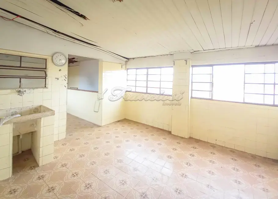 Casa com 4 quartos à venda, 70m2 em Centro, Itapetininga - SP - imagem 5 Foto 5 de Casa com 4 quartos à venda, 70m2 em Centro, Itapetininga - SP