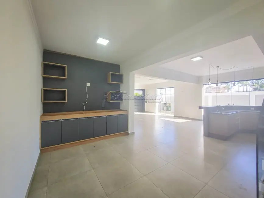 Foto 1 de Casa de Condomínio com 3 quartos à venda, 300m2 em Jardim Marabá, Itapetininga - SP