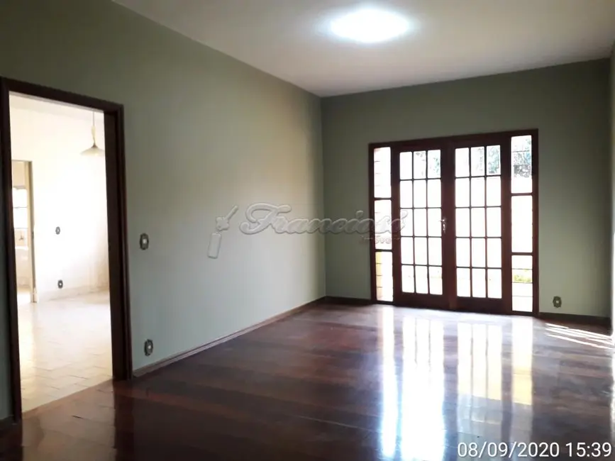 Casa com 3 quartos à venda, 182m2 em Vila Barth, Itapetininga - SP - imagem 8 Foto 8 de Casa com 3 quartos à venda, 182m2 em Vila Barth, Itapetininga - SP