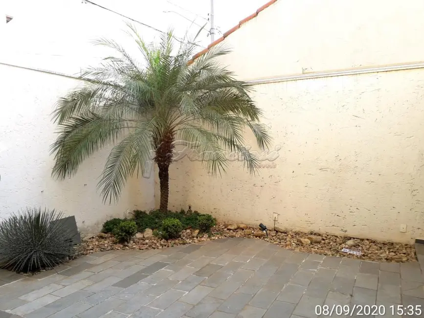 Casa com 3 quartos à venda, 182m2 em Vila Barth, Itapetininga - SP - imagem 2 Foto 2 de Casa com 3 quartos à venda, 182m2 em Vila Barth, Itapetininga - SP