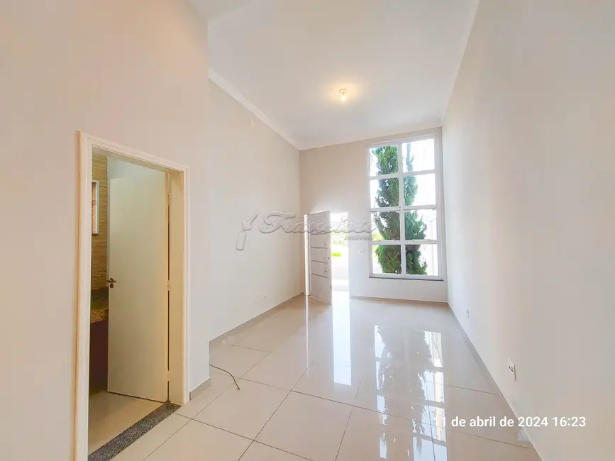 Casa de Condomínio com 2 quartos à venda, 188m2 em Vila Progresso, Itapetininga - SP - imagem 3 Foto 3 de Casa de Condomínio com 2 quartos à venda, 188m2 em Vila Progresso, Itapetininga - SP