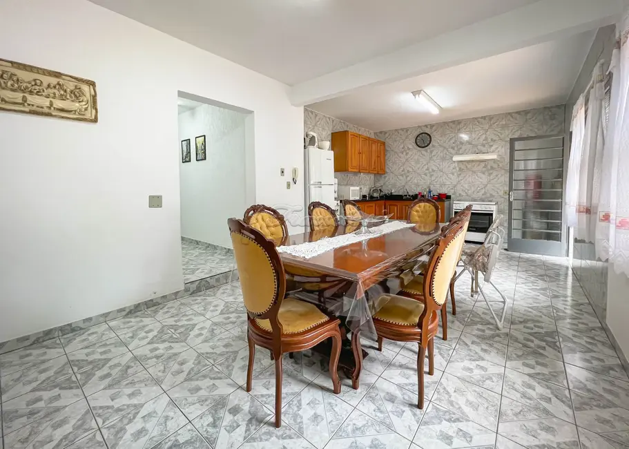 Casa com 3 quartos à venda, 300m2 em Vila Nova, Itapetininga - SP - imagem 6 Foto 6 de Casa com 3 quartos à venda, 300m2 em Vila Nova, Itapetininga - SP